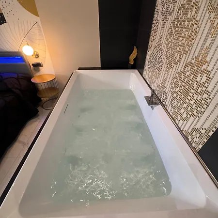Cagliari Love Suite 4* カリアリ