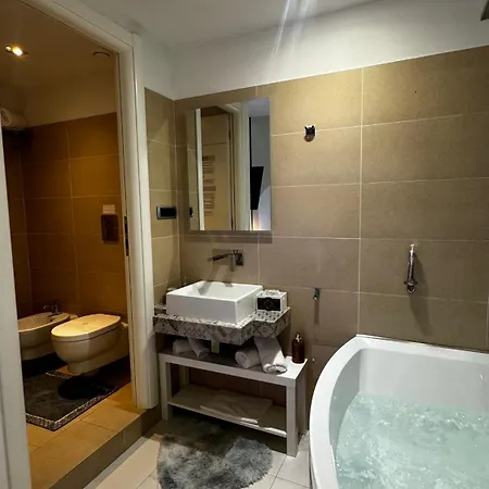 Cagliari Love Suite 4*