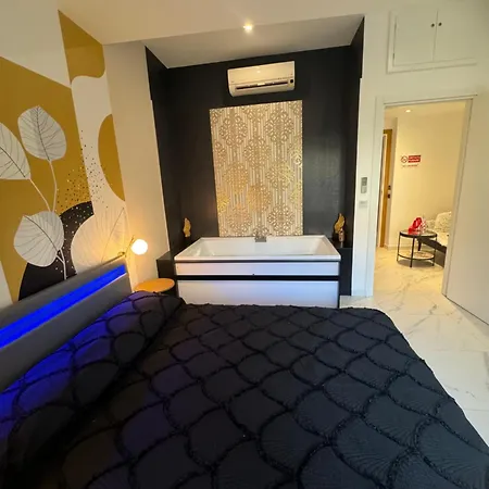 Pensjonat Cagliari Love Suite 4*